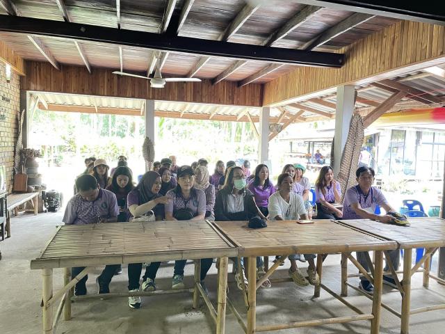 ศึกษาดูงานเรียนรู้แนวทางการดำเนินชีวิตสู่ปรัชญาเศรษฐกิจพอเพียง