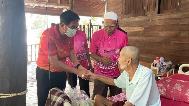 ลงพื้นที่เยี่ยมบ้าน ผู้สูงอายุ ผู้ป่วยติดเตียงและผู้พิการ ผู้สูงอายุติดบ้านในพื้นที่ตำบลอ่าวนาง