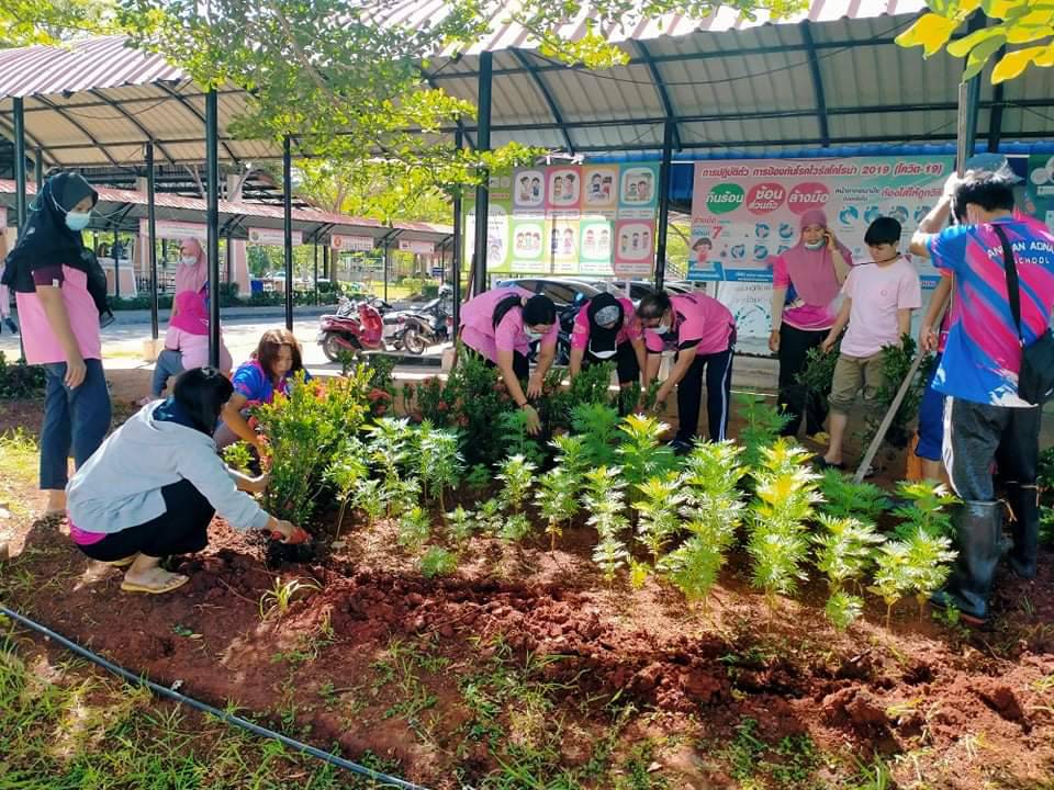 ร่วมกิจกรรม 5 ส ทำความสะอาด พร้อม ปรับปรุงภูมิทัศน์