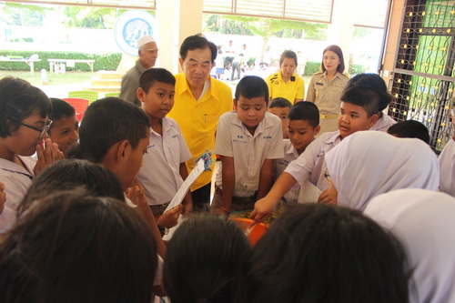 โรงเรียนผู้สูงอายุตำบลอ่าวนาง จัดกิจกรรมถ่ายทอดภูมิปัญญาท้องถิ่นสู่เยาวชน