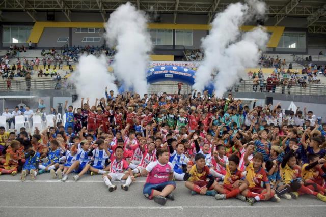 ร่วมพิธีเปิดมหกรรมการแข่งขันฟุตบอลเยาวชน สร้างเศรษฐกิจ SAT NSDF Thailand Championship 2023