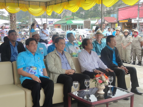 องค์การบริหารส่วนตำบลอ่าวนางจัดโครงการรณรงค์รักษาสิ่งแวดล้อมอ่าวนาง