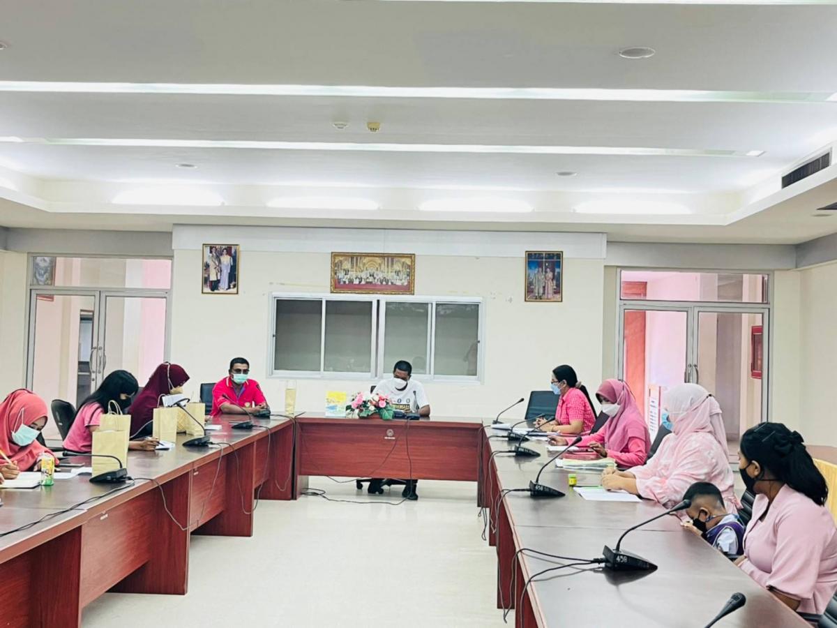 ประชุมคณะกรรมการเพื่อคัดเลือกหนังสือเรียนของศูนย์พัฒนาเด็กเล็กอ่าวนาง