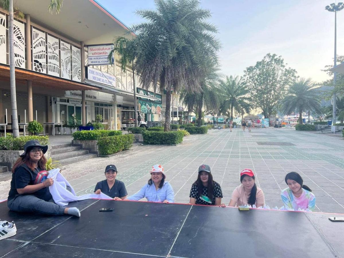 จัดเตรียมสถานที่ เพื่อจัดงานรำลึกสึนามิครบรอบปีที่ 18