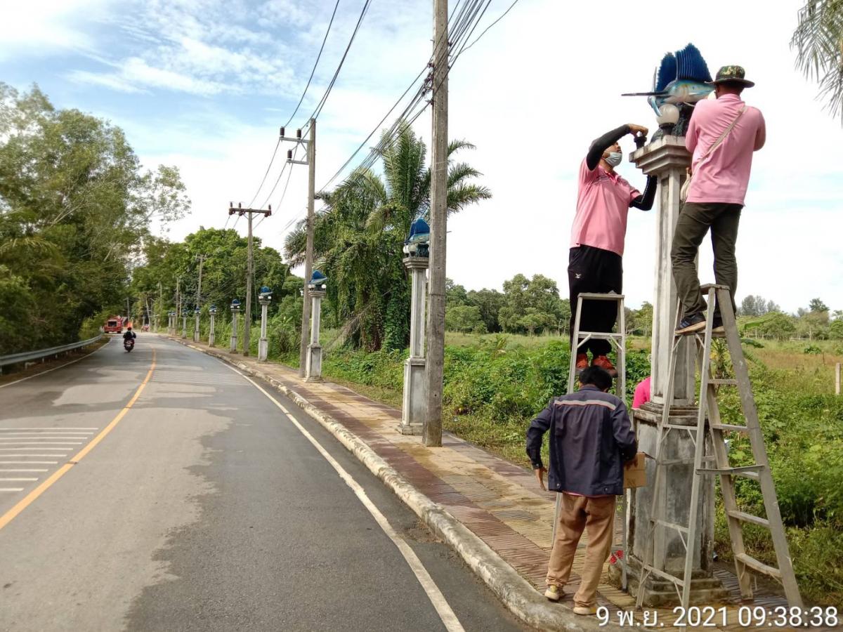 ตัดหญ้า ตัดแต่งต้นไม้ ตักดินบริเวณริมถนน