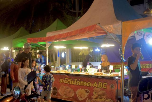 ร่วมเป็นเกียรติงานต้อนรับรอมฏอน ณ มัสยิดอ่าวนาง อัลมูเนาวาเราะฮ์
