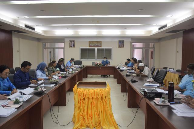 ประชุมคณะกรรมการพัฒนาท้องถิ่น เพื่อพิจารณาร่างแผนพัฒนาท้องถิ่น (พ.ศ.2566-2570 )